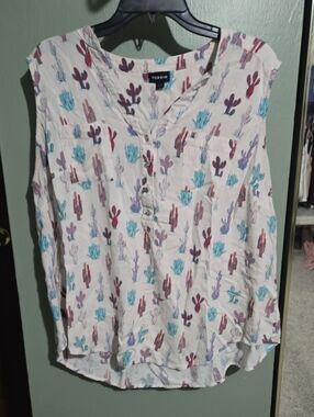 torrid Cream Sleeveless Henley Top with Multicolor Cactus Print